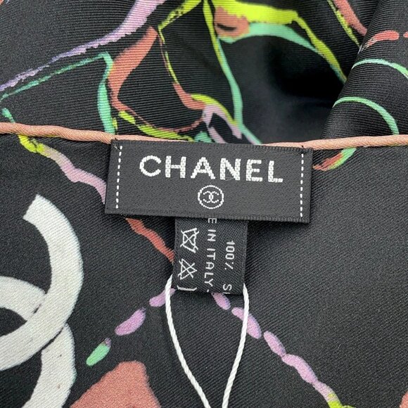 CHANEL Reversible CC Logo/CHANEL Logo/Camellia Large Scarf Size - Picture 6 of 9